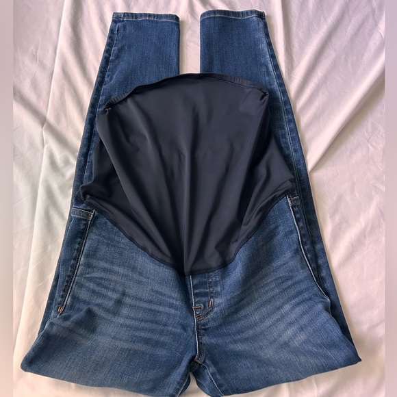 *SOLD* Maternity Skinny Jeans - Picture 6 of 6
